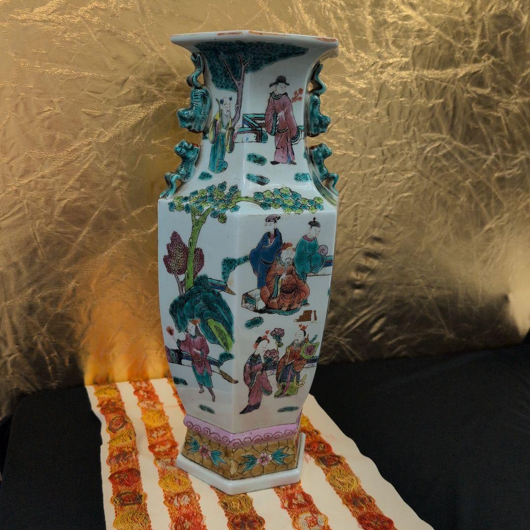 八角形の陶磁器花瓶