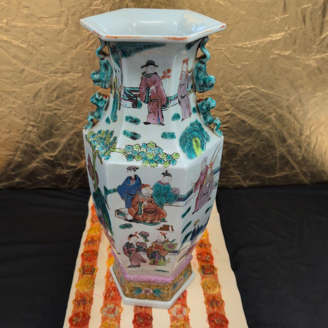 八角形の陶磁器花瓶