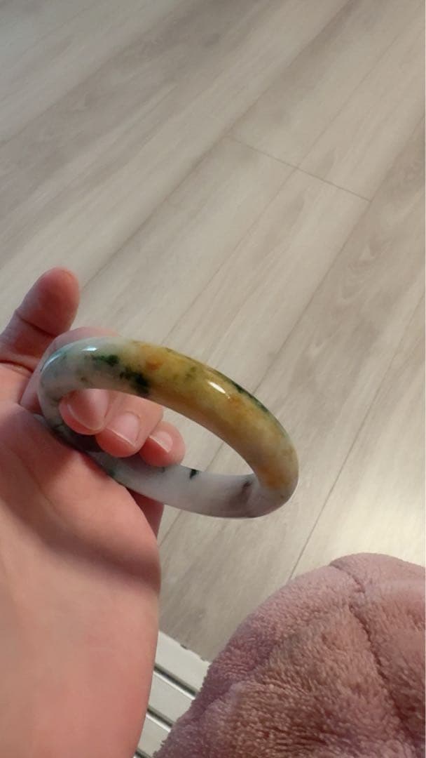 本翡翠　日本鑑別書付き個性的、レア色合いバングル