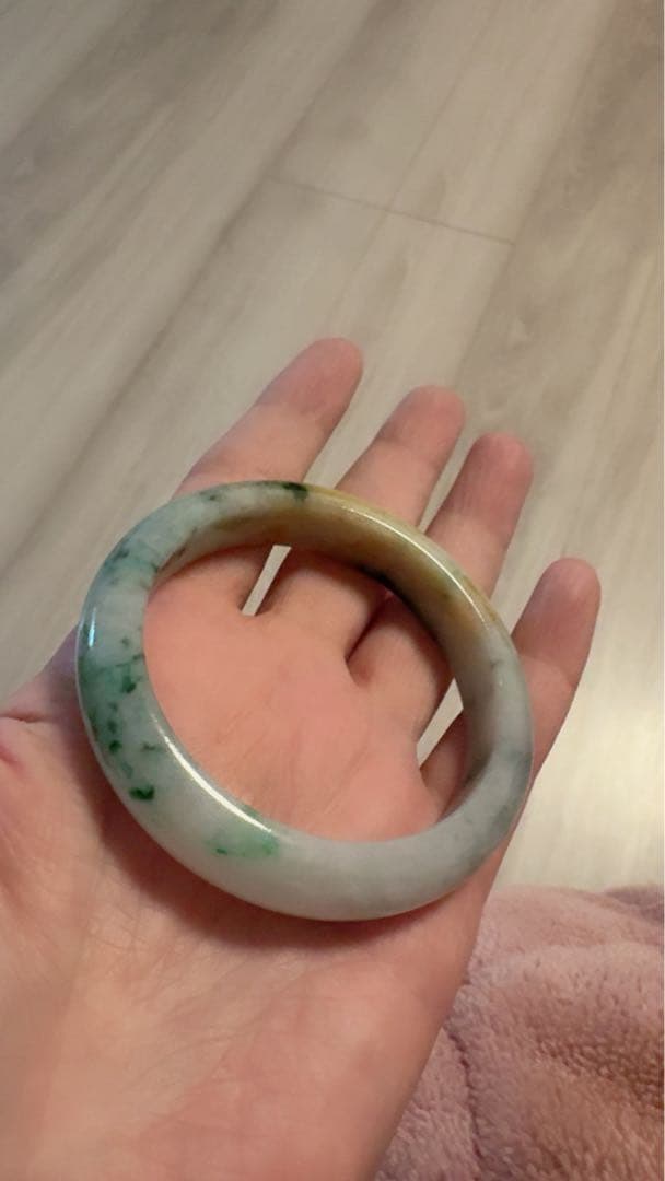 本翡翠　日本鑑別書付き個性的、レア色合いバングル