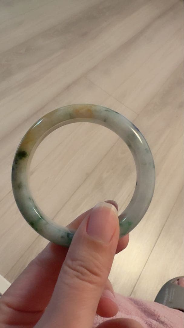 本翡翠　日本鑑別書付き個性的、レア色合いバングル