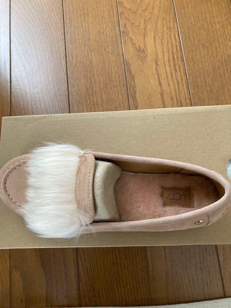 リロ　UGG モカシン