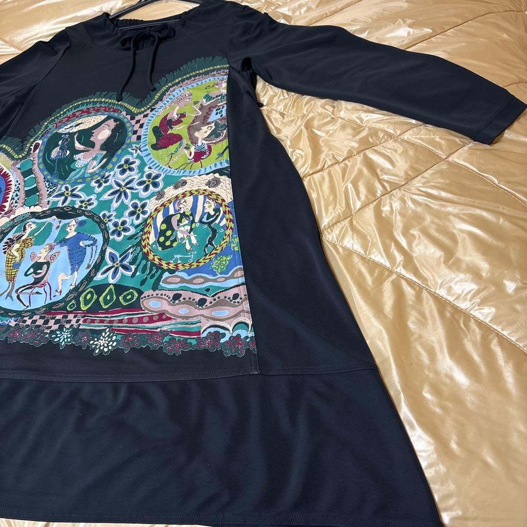 【未使用に近い】✨トクコプルミエヴォル✨黒地に前中央メルヘン柄長袖チュニック！