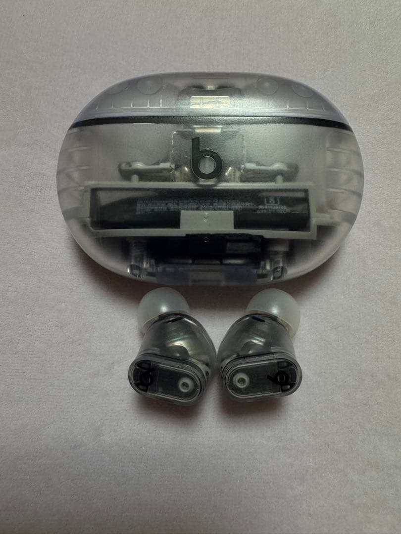 イヤホン Beats Studio Buds