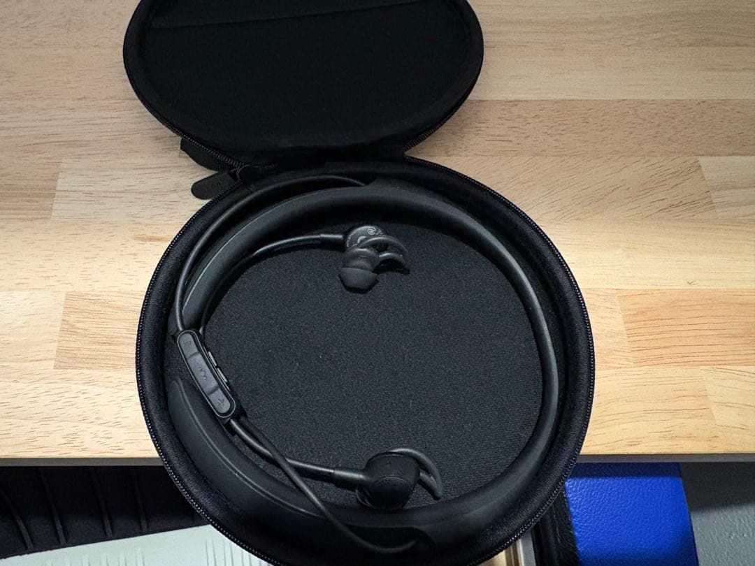 イヤホン Bose QuietControl 30 wireless headphones