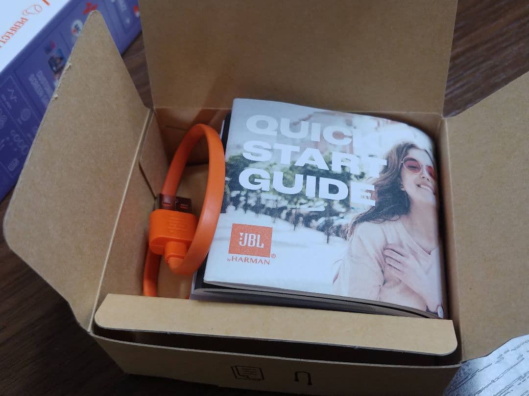 美品 JBL LIVE BUDS 3 パープル ディスプレイ搭載