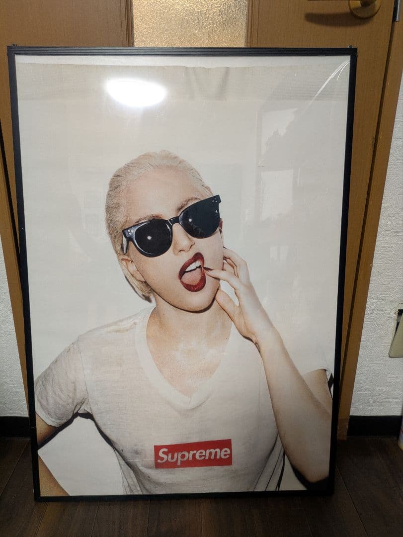 レディーガガ　シュプリームポスター