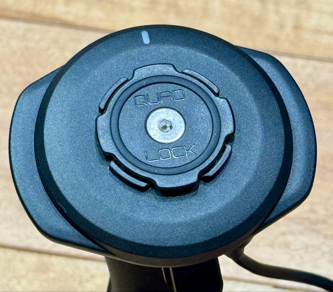QUAD LOCK バイク ワイヤレス 充電 防振 スマホ ホルダー