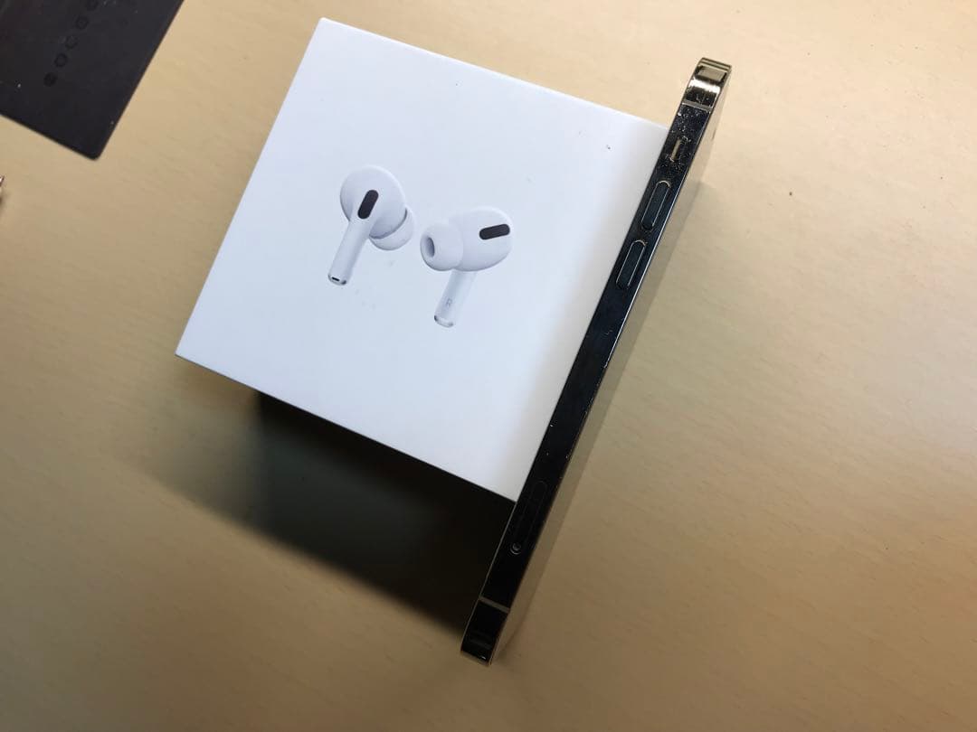 iPhone12pro ゴールド　SIMフリー　背面割れ有　256GB