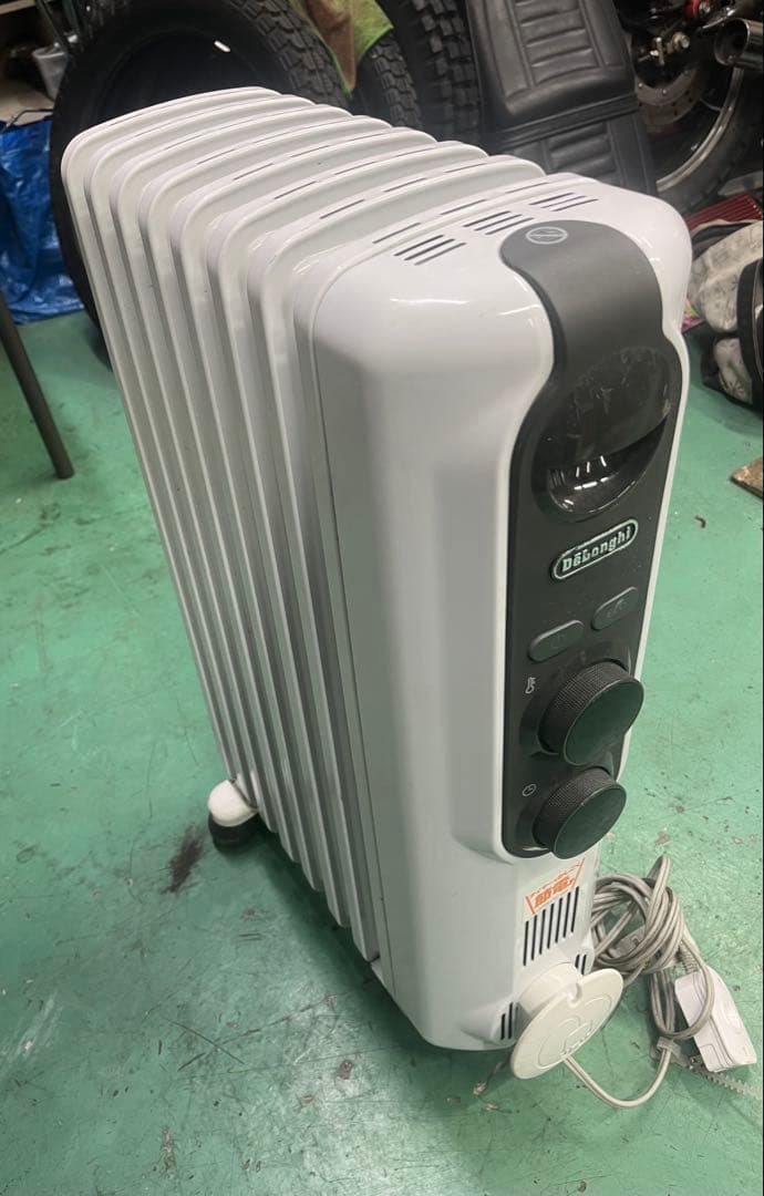 デロンギオイルヒーター　アミカルド　オイルヒーター　ダークグレー