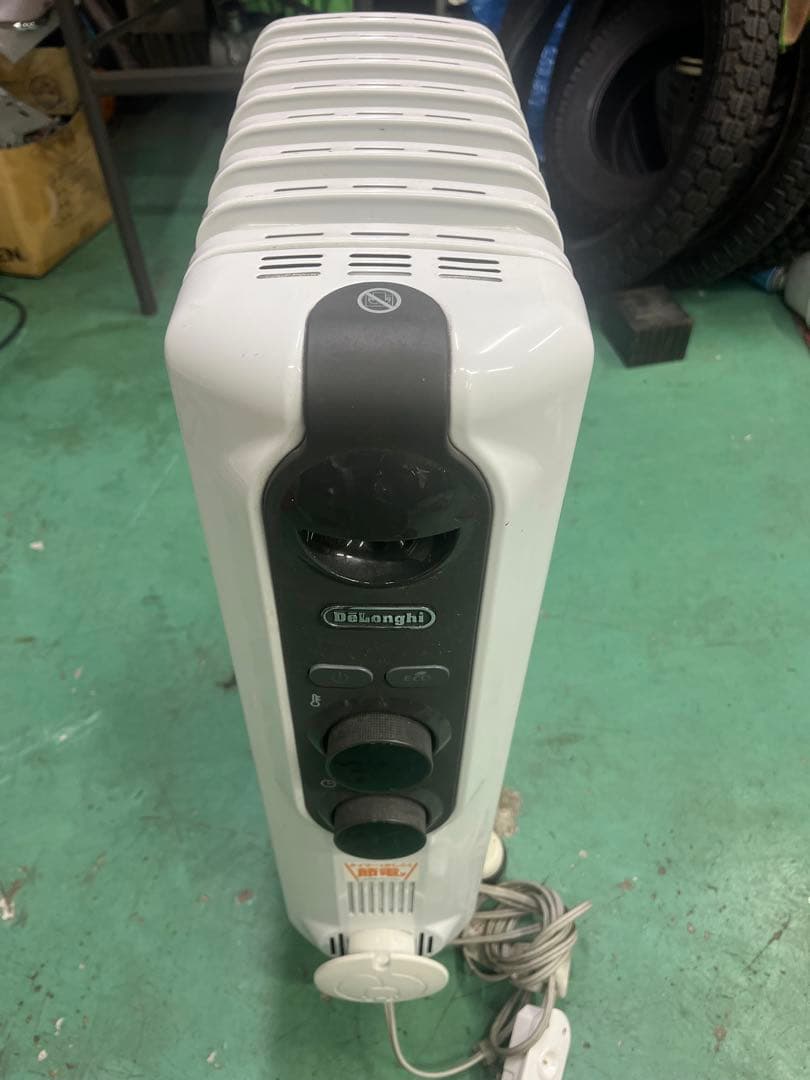 デロンギオイルヒーター　アミカルド　オイルヒーター　ダークグレー