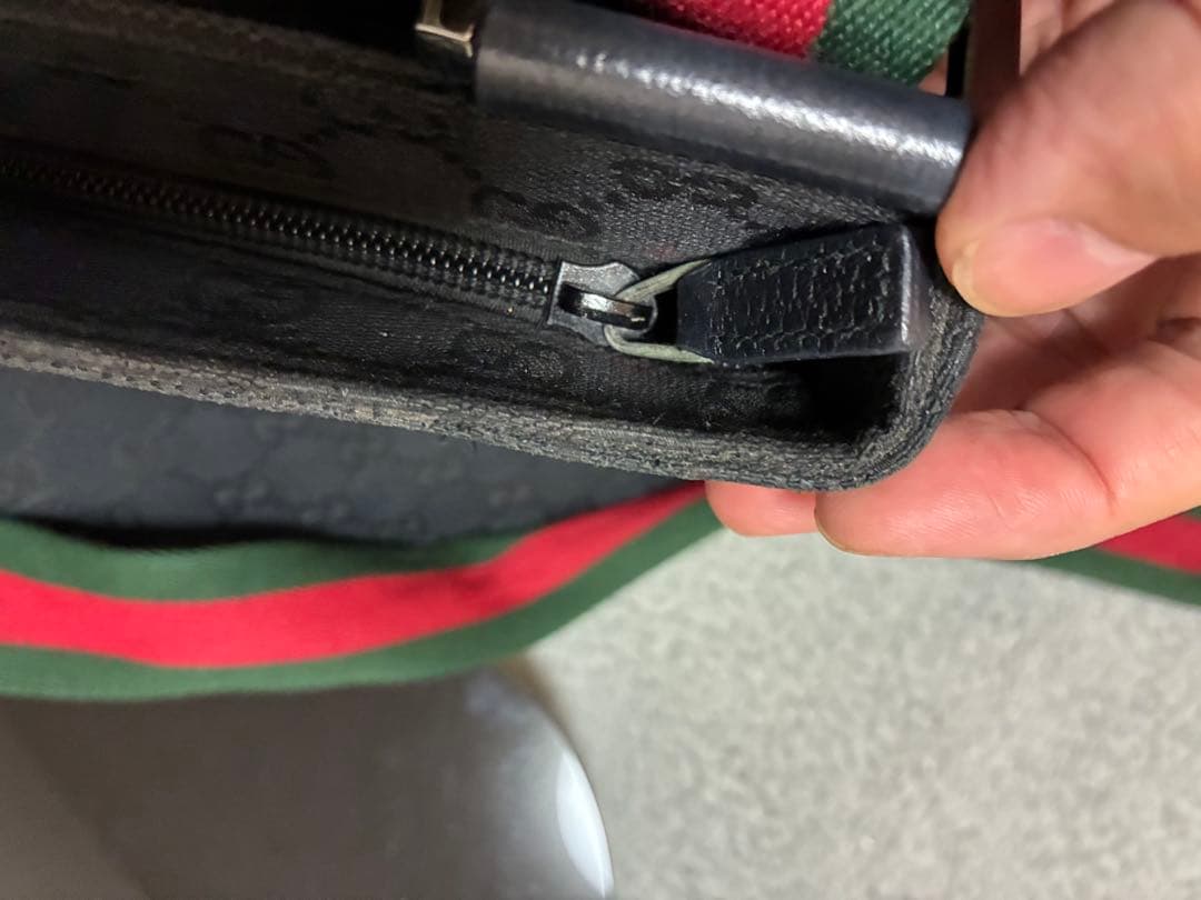 GUCCIグッチGGキャンバスBK ショルダーバッグ斜めがけ 保存袋付