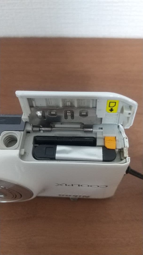 Nikon COOLPIX S6500　ホワイト（動作確認済み）