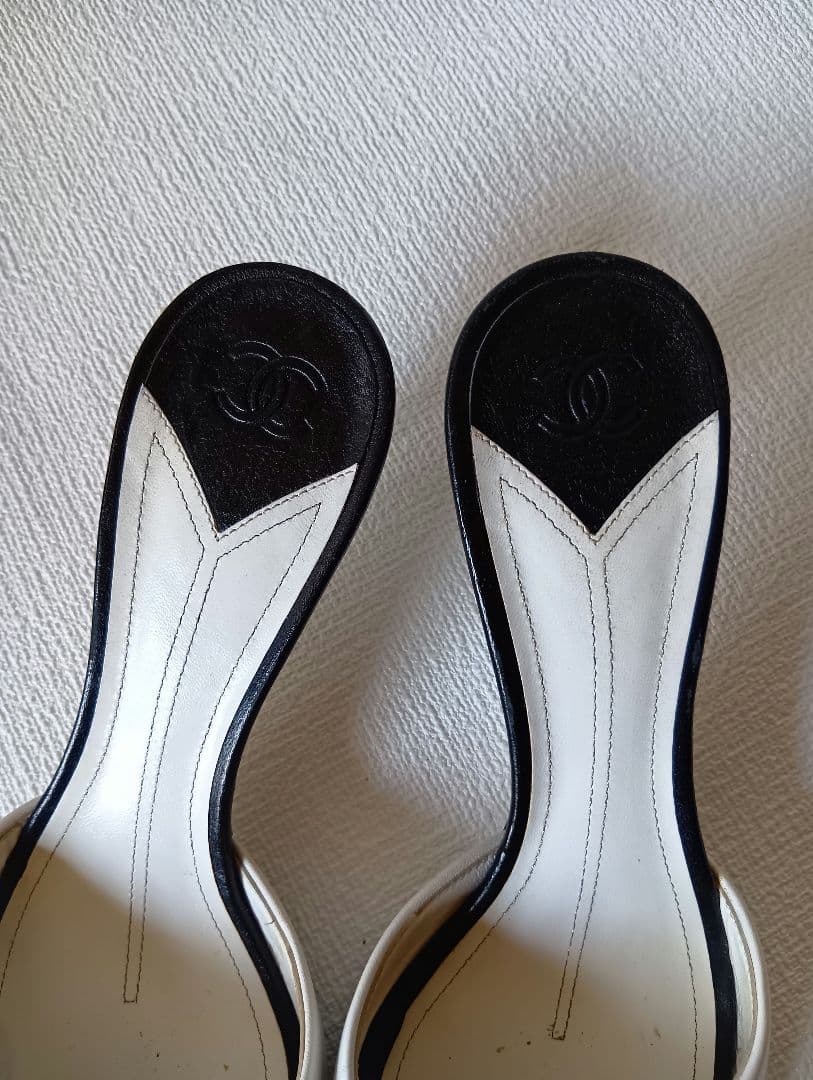 CHANEL ホワイトミュール　 38サイズ