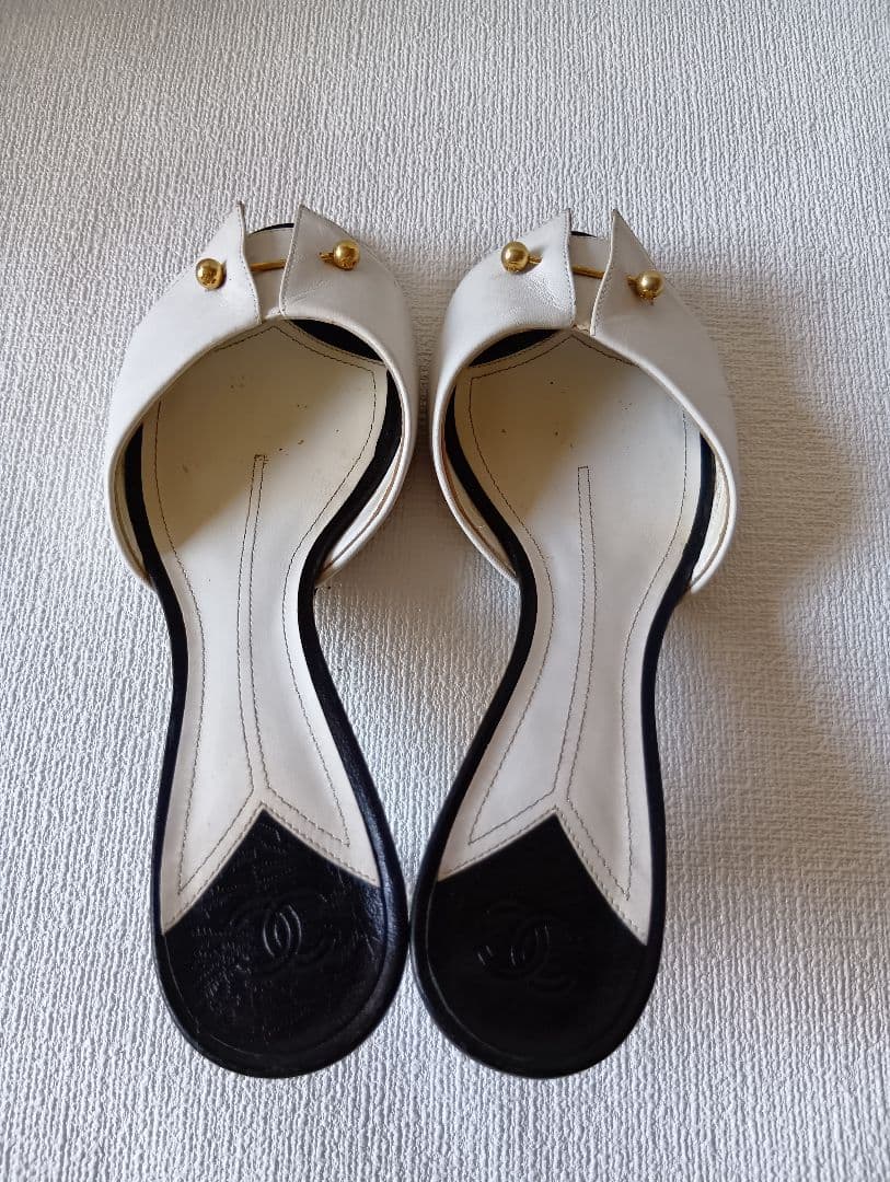 CHANEL ホワイトミュール　 38サイズ
