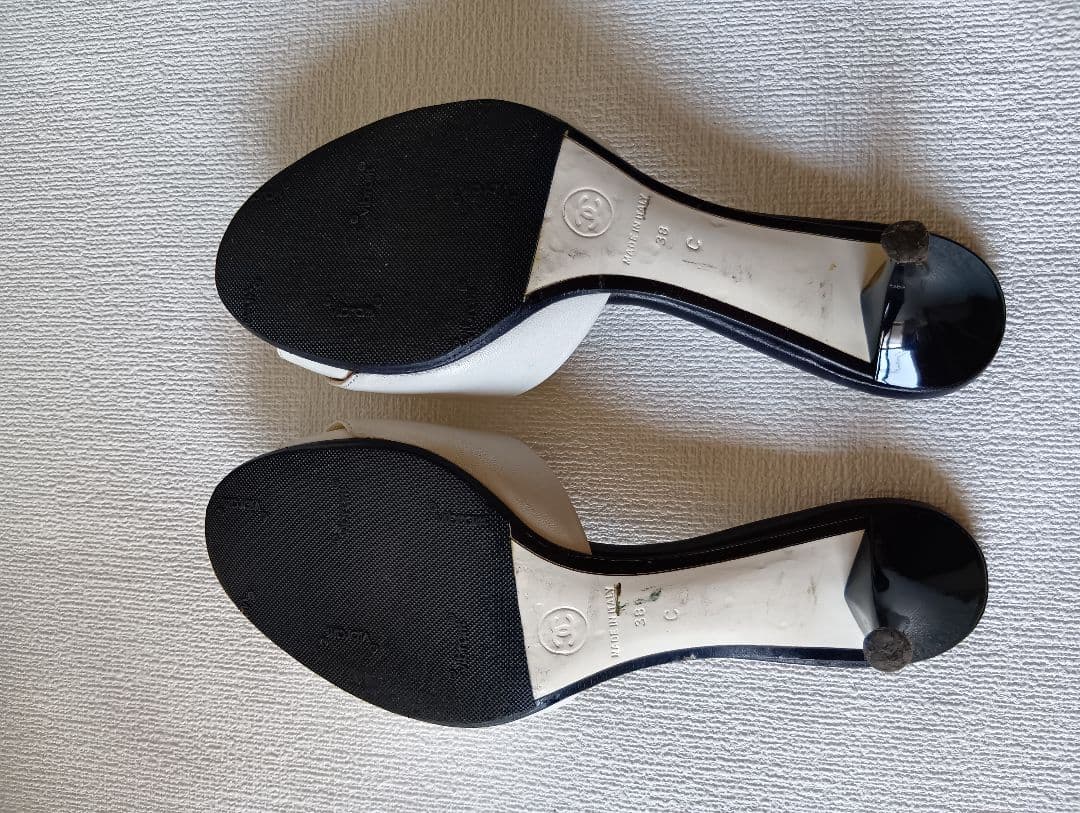 CHANEL ホワイトミュール　 38サイズ