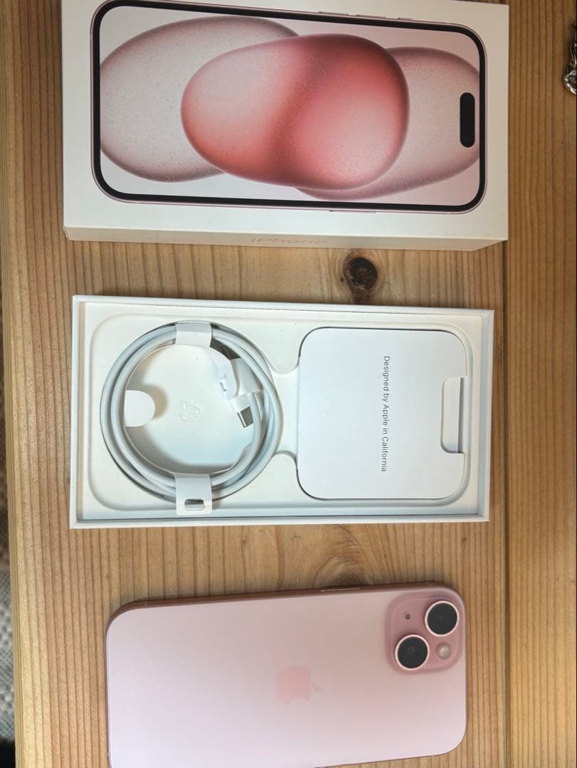 【美品】Apple iPhone 15 128GB ピンク