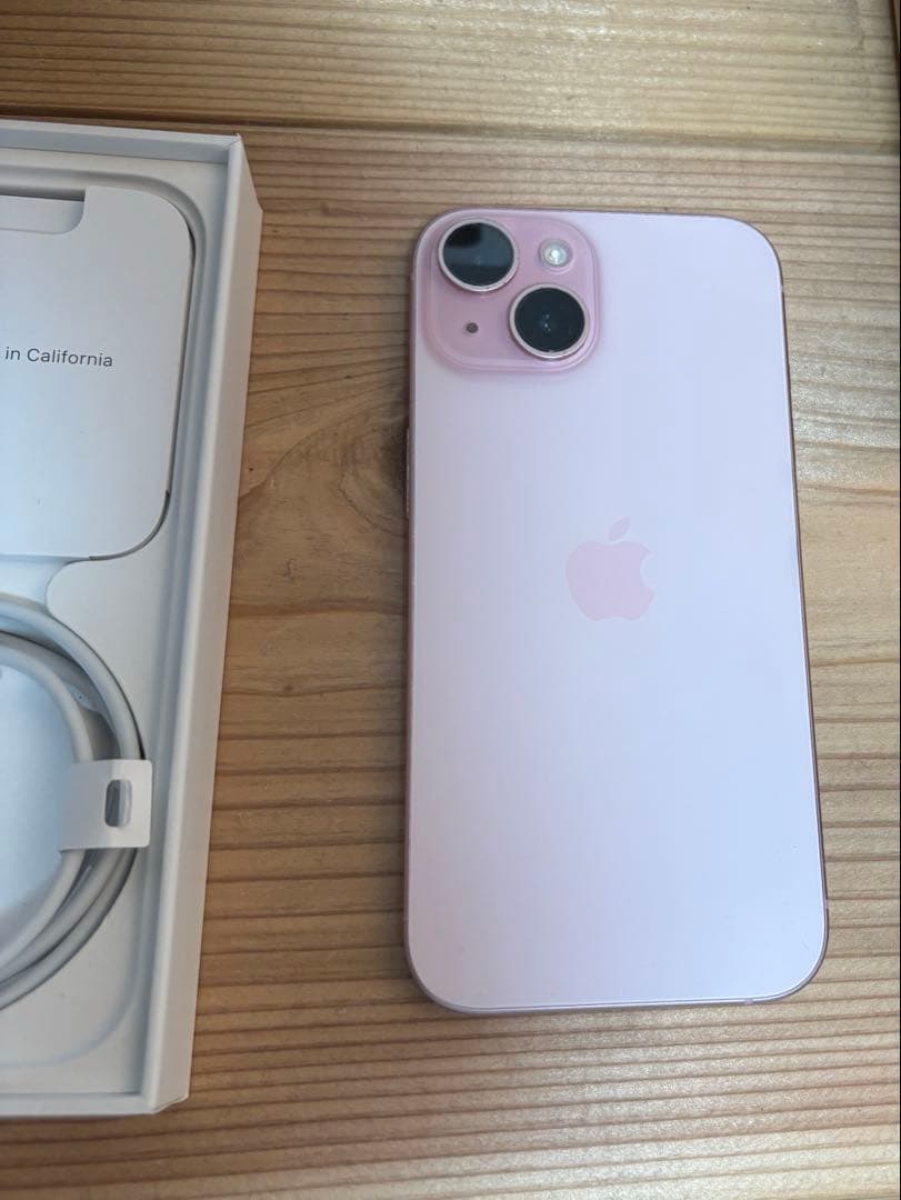 【美品】Apple iPhone 15 128GB ピンク