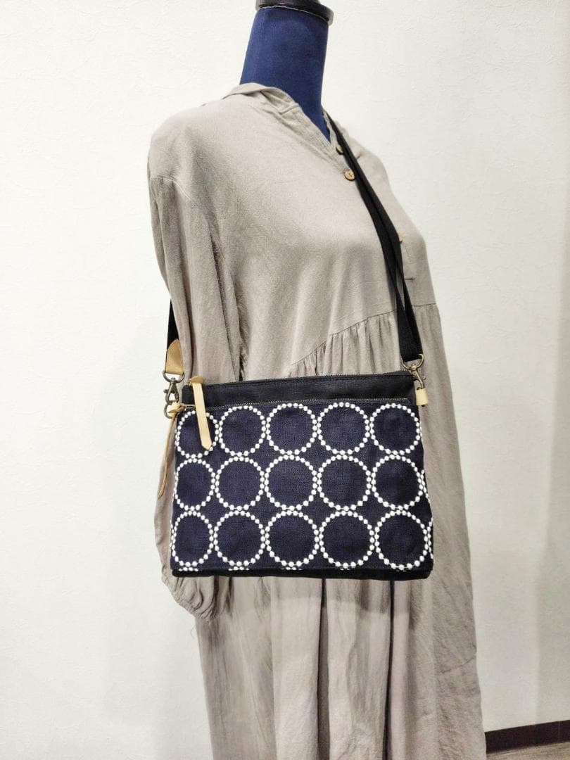 【2点おまとめ】ミナペルホネン/2025タンバリンネイビー×白/サコッシュ