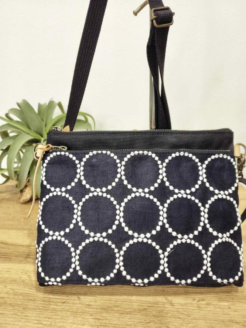 【2点おまとめ】ミナペルホネン/2025タンバリンネイビー×白/サコッシュ