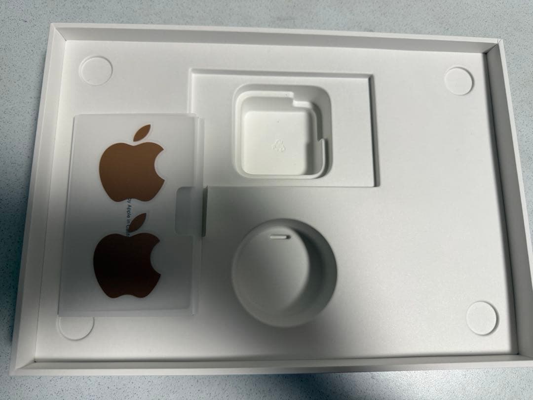 MacBook本体 Apple MacBook Air M1, 8GB/512GB