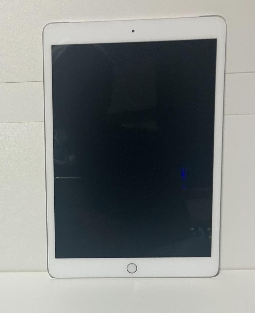 Apple iPad 第7世代 32GBシルバー Wi-Fi+Cellular