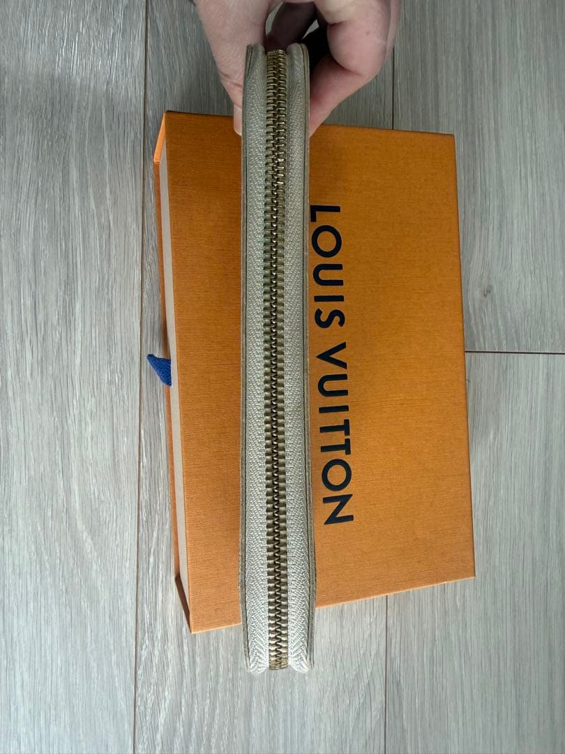 Louis Vuitton ダミエ・アズール 長財布　ジッピーウォレット