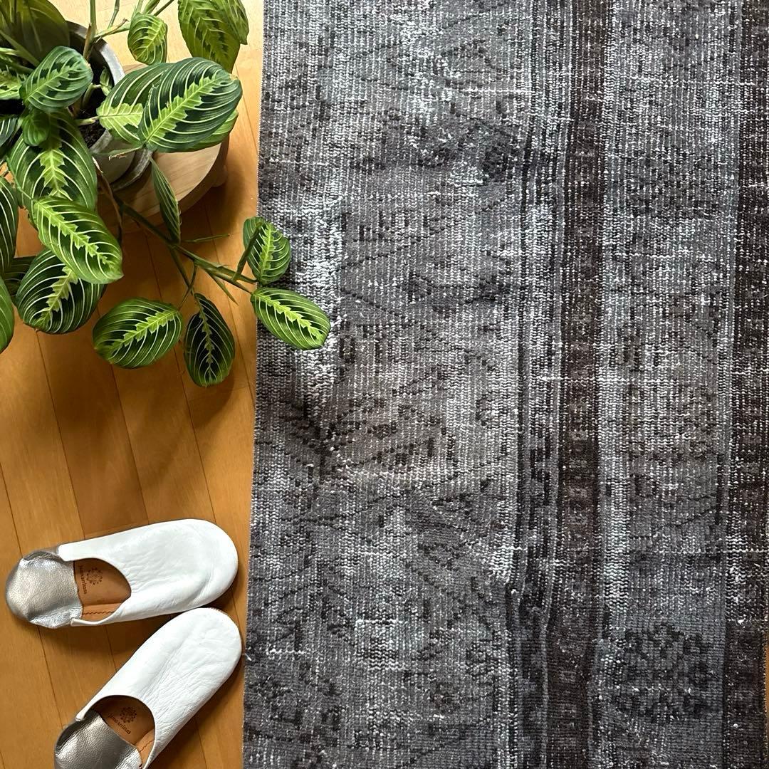 62×137.5 ダークグレイオーバーダイ　ボタニカル　トルコヴィンテージラグ