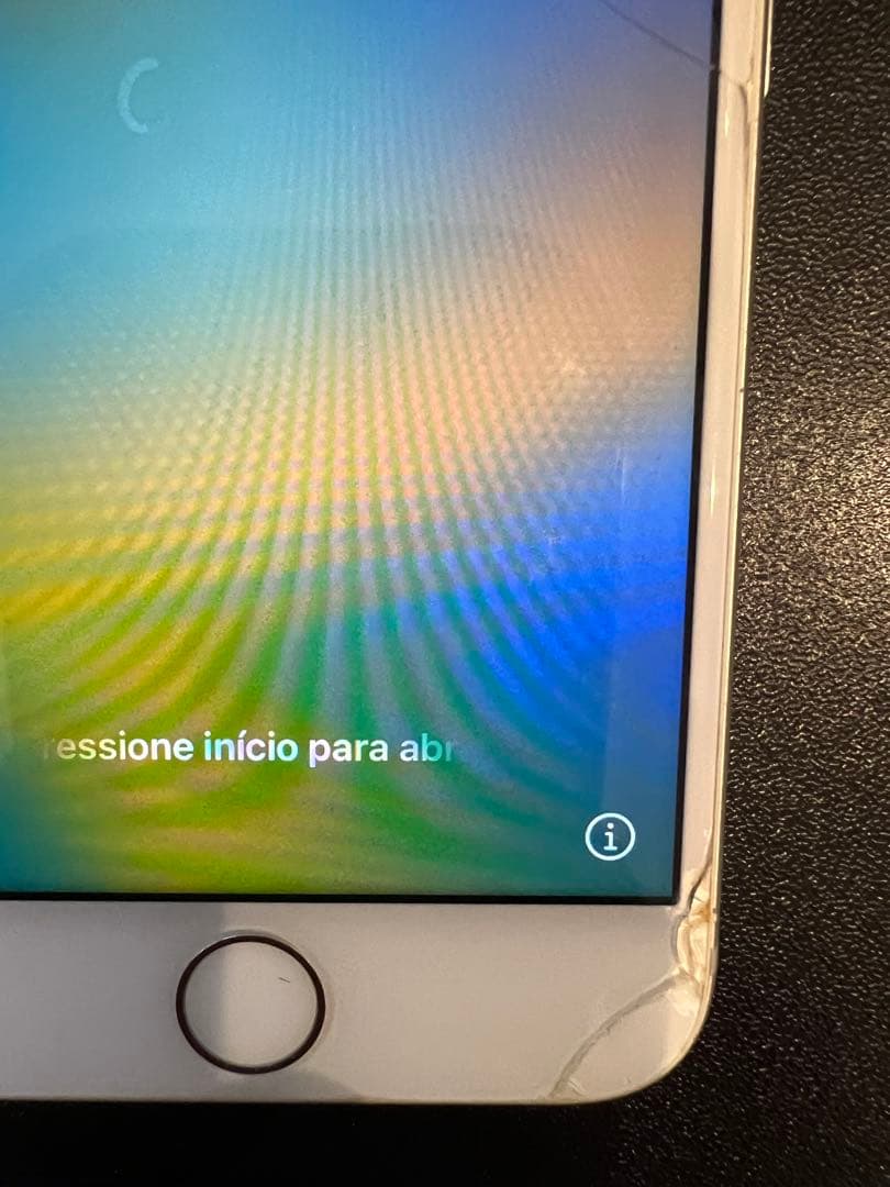 Apple iPhone 8 本体 シルバー