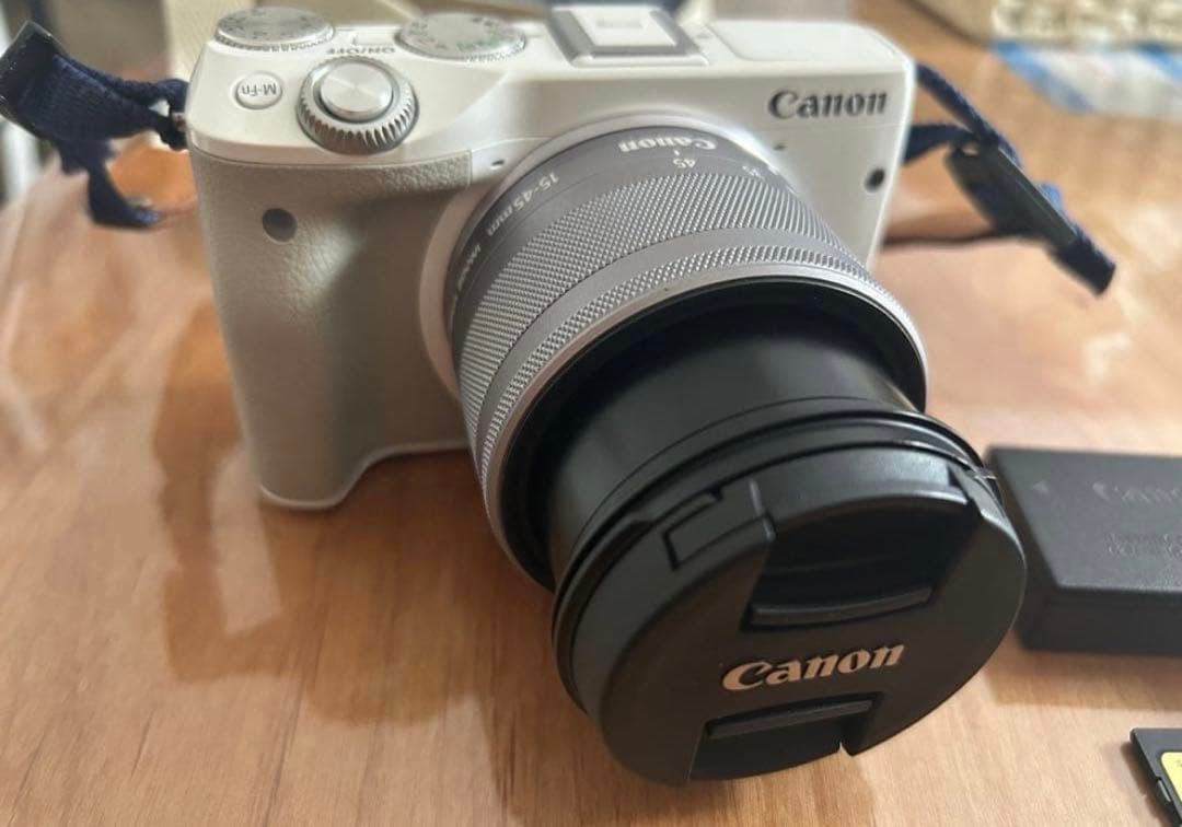 【極美品】Canon EOS M3ホワイト