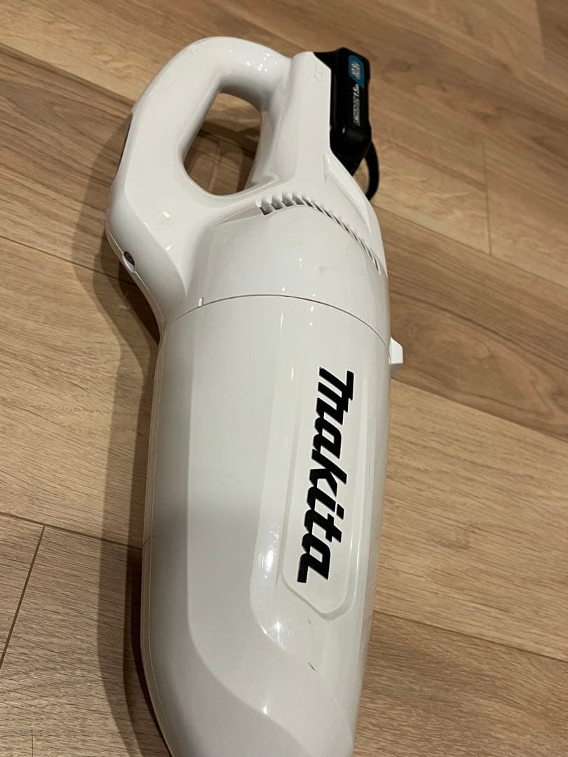 Makita マキタ 充電式クリーナ CL108FD