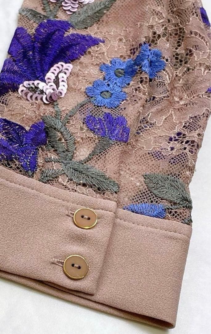 Grace Continental グレースコンチネンタルフラワー刺繍ワンピース