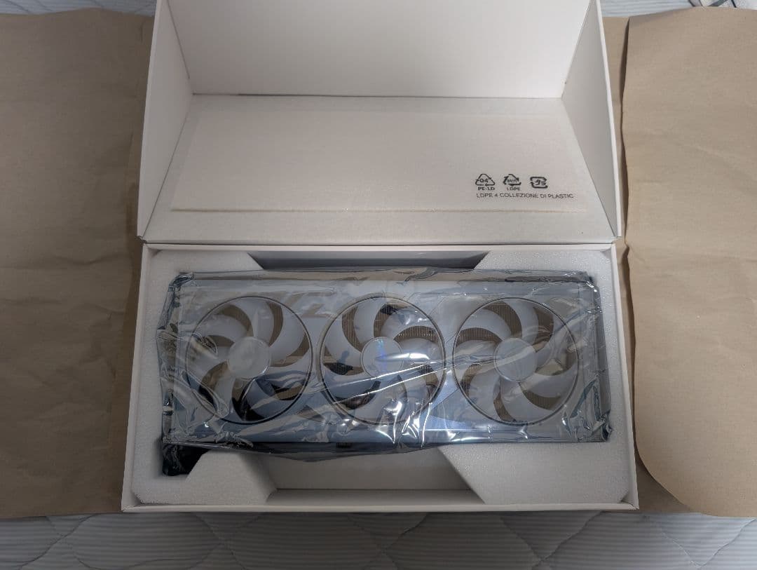 グラフィックボード・グラボ・ビデオカード ASUS ROG STRIX RTX 4080 GAMING WHITE