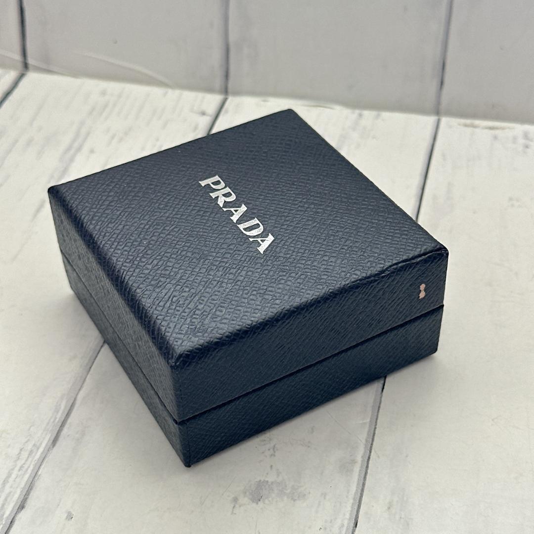 PRADA プラダ ブレスレット バングル 三角ロゴ ブラック M サフィアーノ