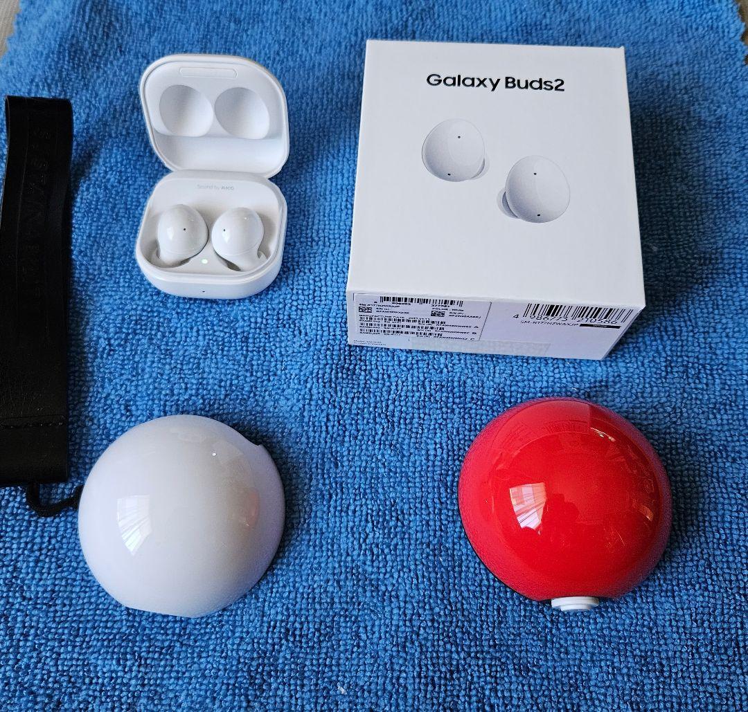 Galaxy Buds2とモンスターボールケースのセット