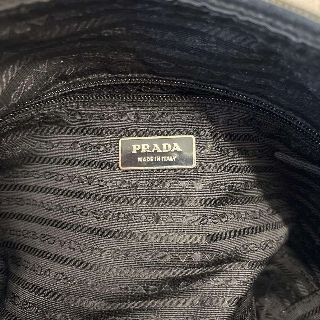 プラダ　ナイロン　ショルダーバッグ