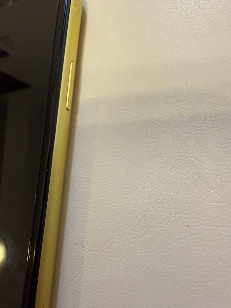 【バッテリー82%】Apple iPhone 11 イエロー　64GB 中古品