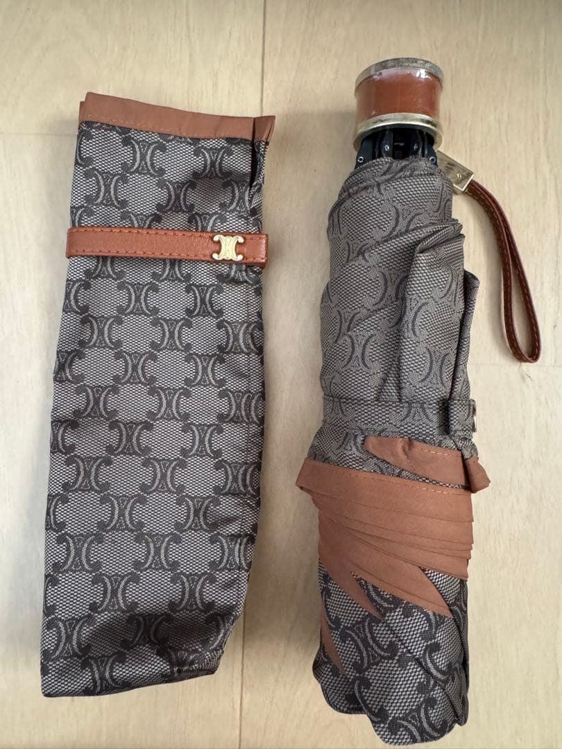 美品 CELINE セリーヌ マカダム柄 折り畳み雨傘