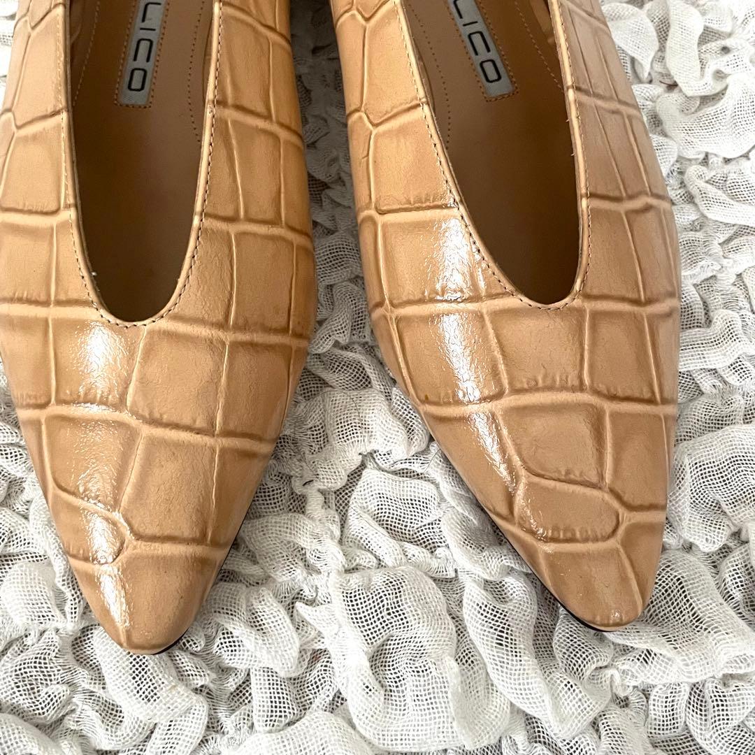 極美品　ペリーコ ポインテットトゥネビ パンプス クロコ型押し レザー