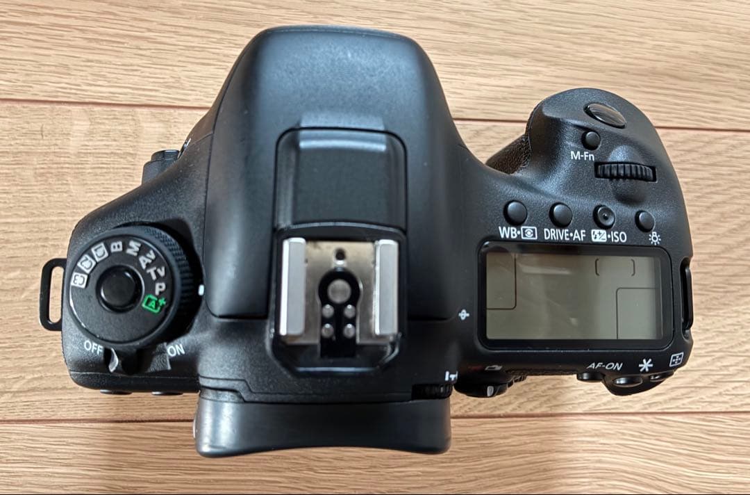 Canon EOS 7D Mark II 本体