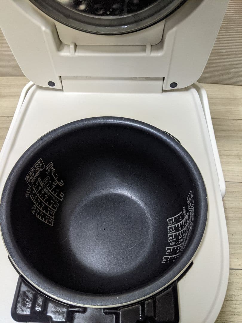 アイリスオーヤマ圧力IH RC-PD50-W　2020年製