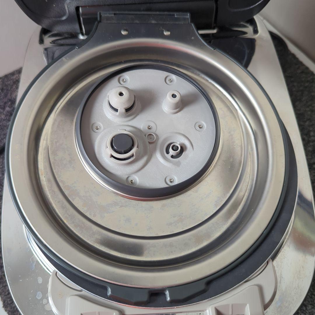 24年製Panasonic圧力 IH ジャー炊飯器 SR-M10B