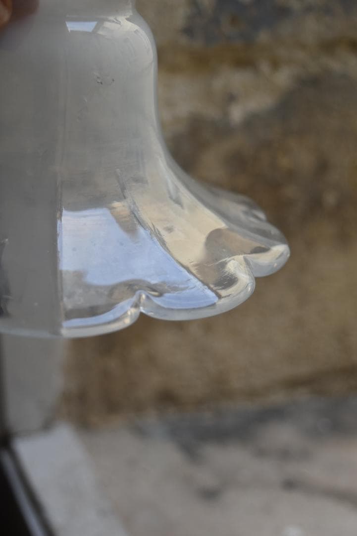 美品　フランスアンティーク　花フォルム　オパリン　ガラスシェード