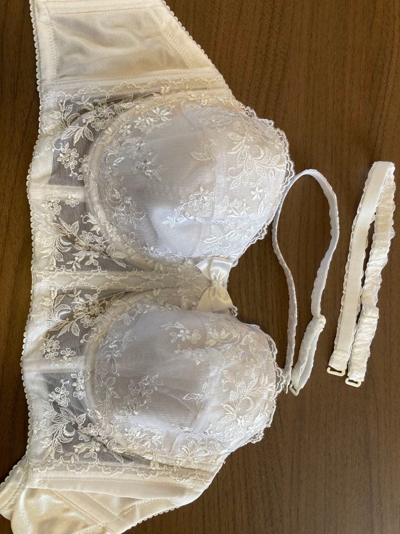 セモア ブライダルインナー E70,70,M