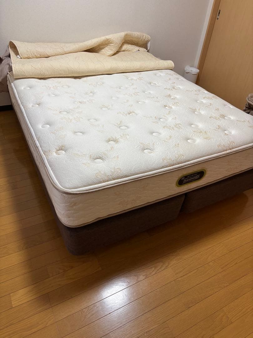 り*ご様 シモンズ　クイーンベット　ダブルクッション　ボトムセット