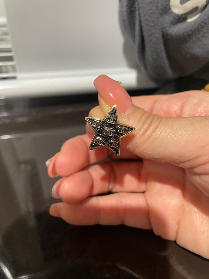 ☺︎CHANEL☺︎星ピアス片耳☺︎