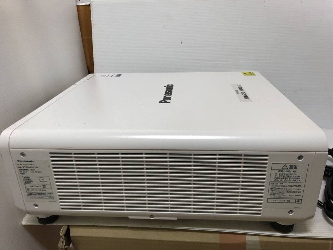 PANASONIC レーザープロジェクター　PT-RW620JW ★6200lm