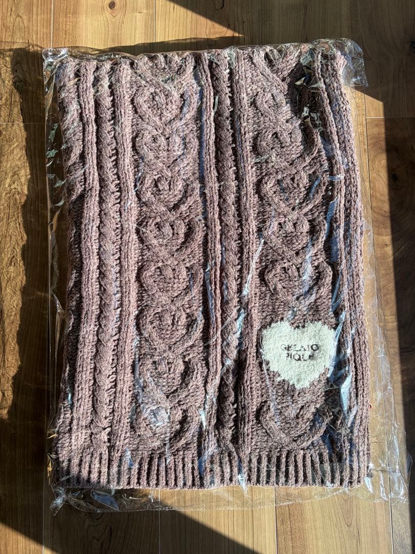 【新品未使用】ジェラートピケ　ハートアラン ブランケット