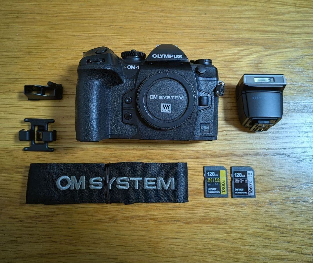 【シャッター数5774回】OM SYSTEM OM-1 UHS-IIカード付き