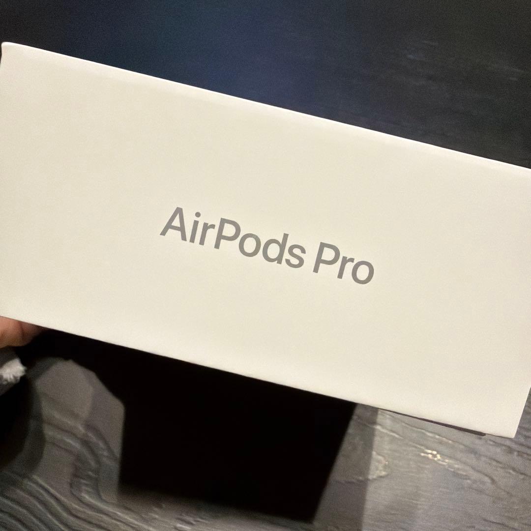 AirPods pro 第二世代 本体 ホワイト 充電ケース付き　箱付き